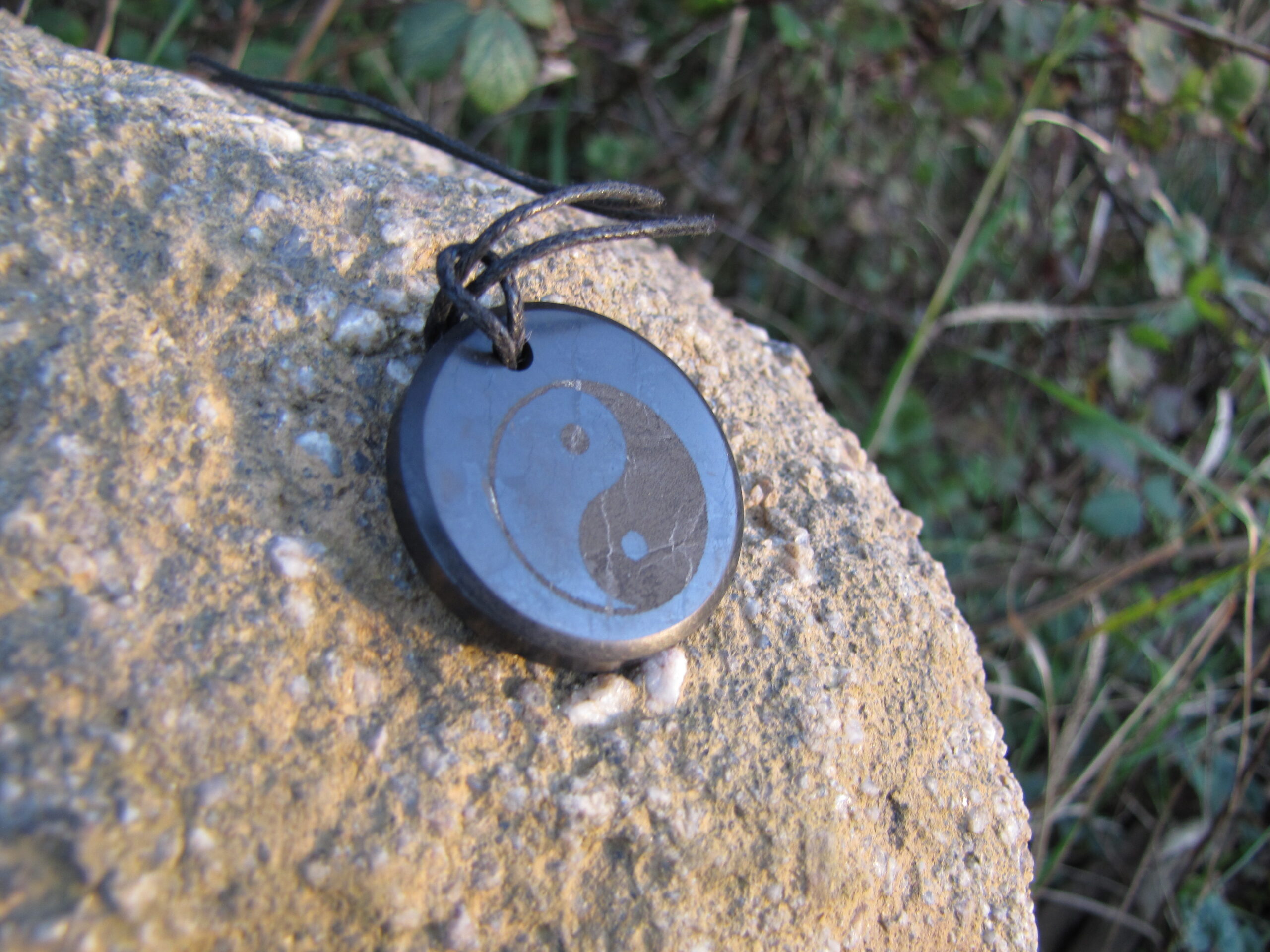 shungite pendant Yin-Yang 3cm