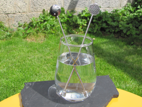 magnetic water sticks for structuring water